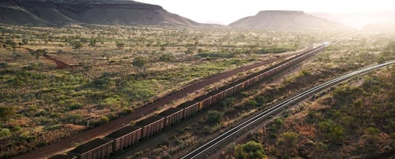 Největším robotem na světě je australský autonomní těžební vlak